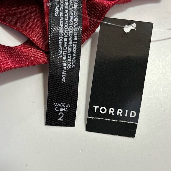 Torrid Red Satin Cutout Strappy Balconette Bra 2X NWT - Picture 5 of 5